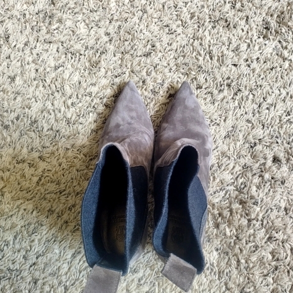 Brunello Cucinelli Suede Kitten-Heel Chelsea Ankle Boots sz 6 - Picture 6 of 8
